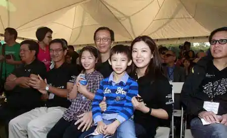 李娜产女取英文名"alisa" 曝体坛明星子女罕见照