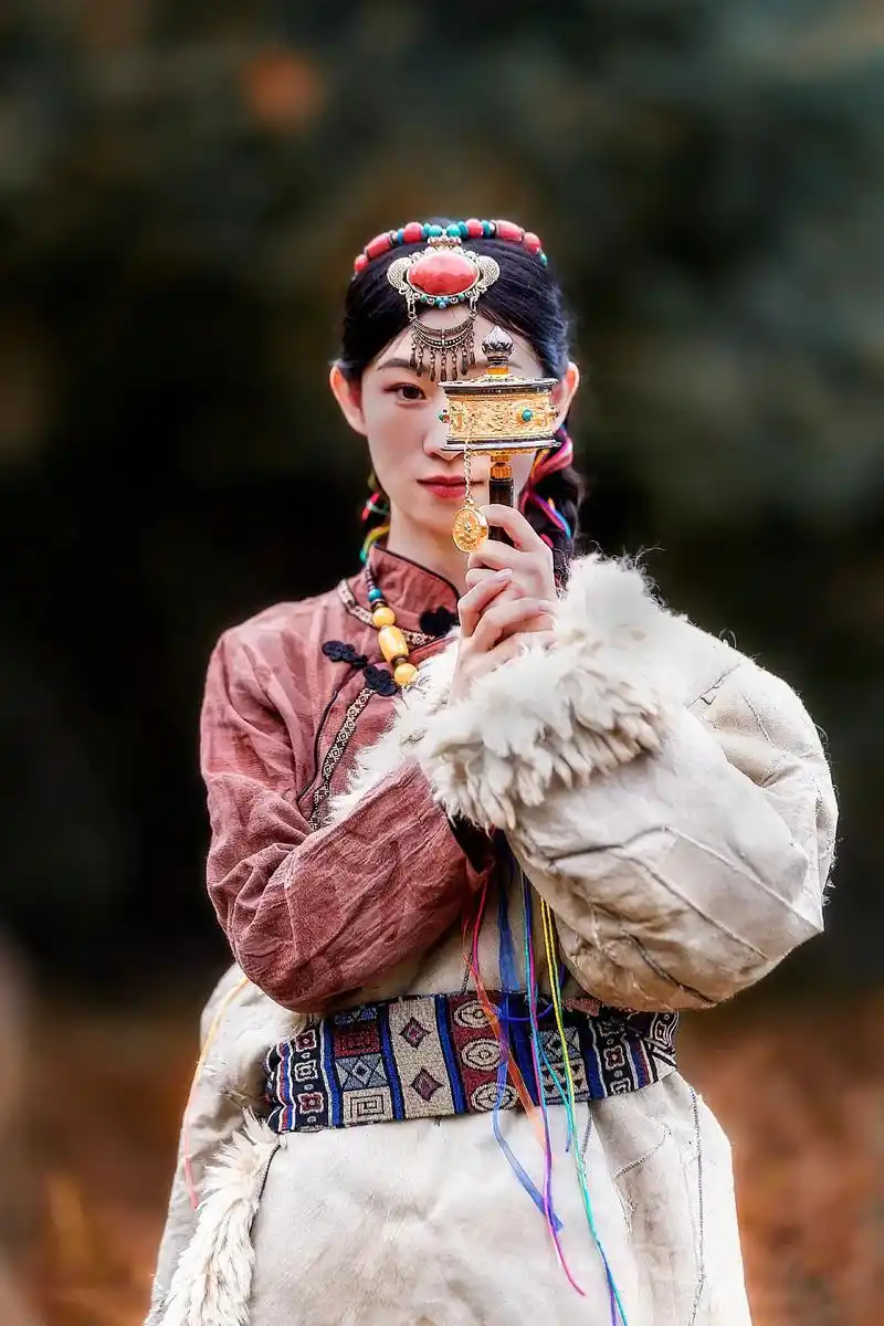 原创 #人像写真 #少数民族风情  - 抖音