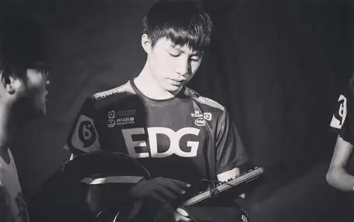 《英雄联盟》lpl 001 号选手 clearlove 复出