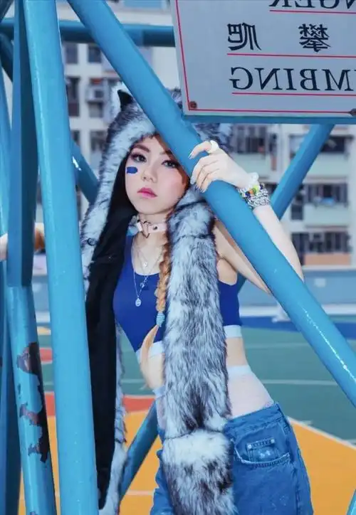 邓紫棋性感丝袜美腿集!渔网袜篇!每日更新不易,且看且珍惜!点 - 抖音