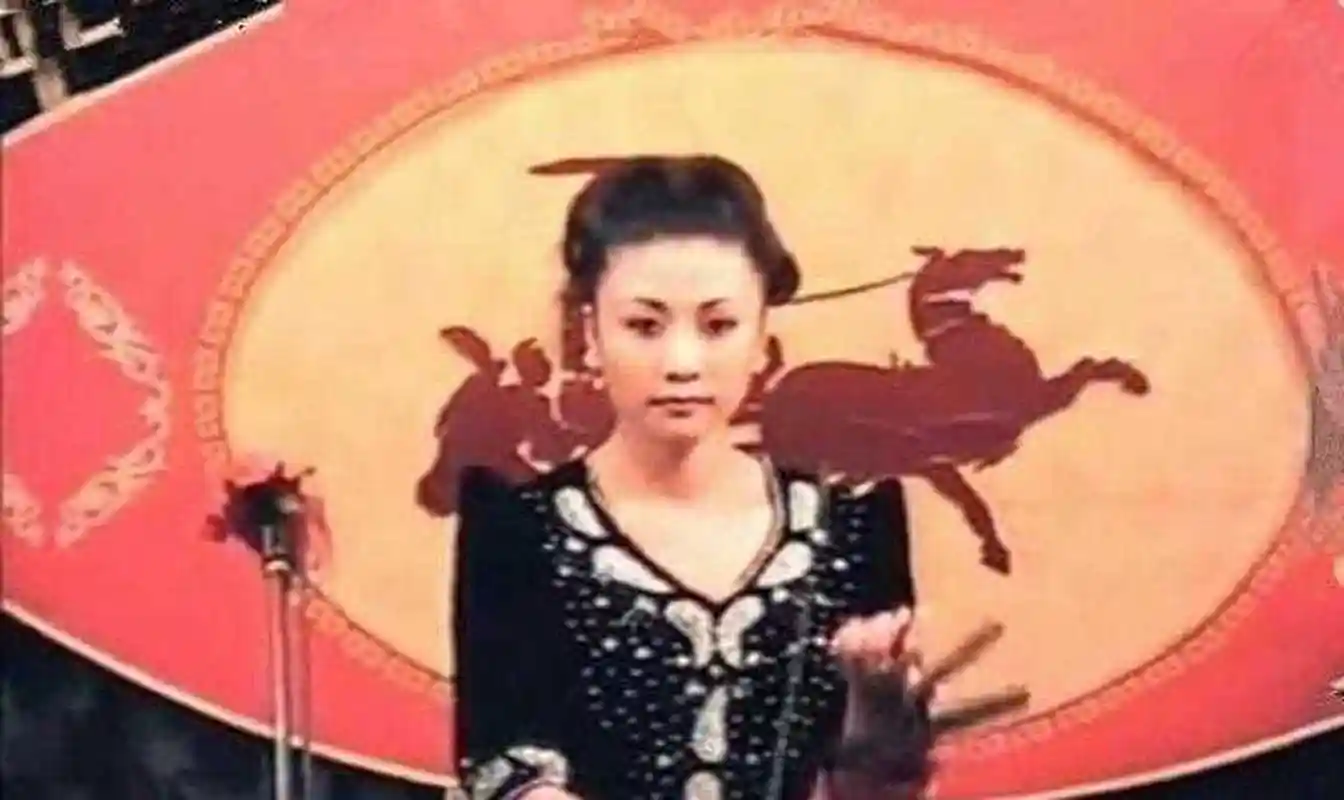 看看王惠年轻时的照片,就知道郭德纲当年究竟多有魅力了!