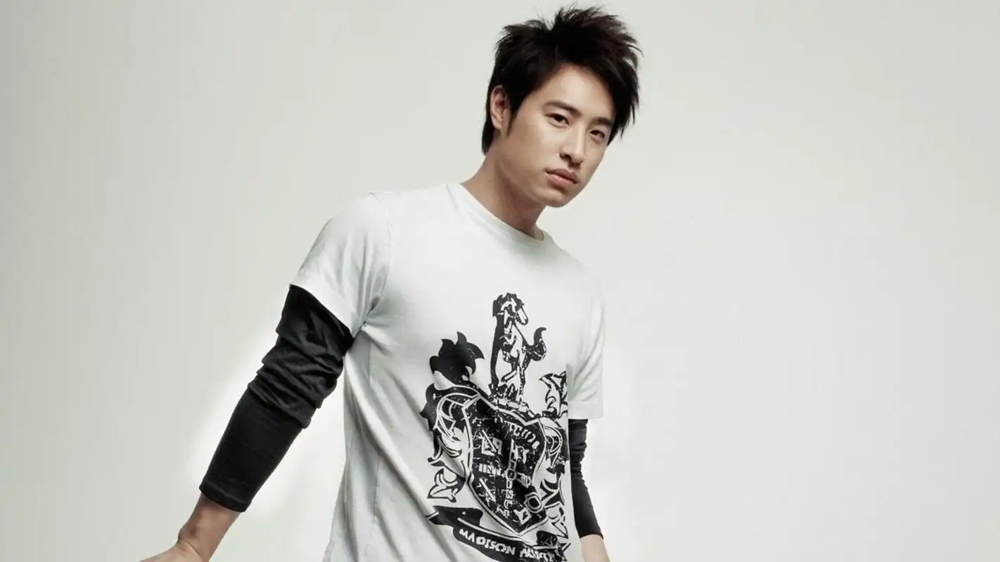 精选潘玮柏帅气写真图片高清电脑桌面壁纸下载