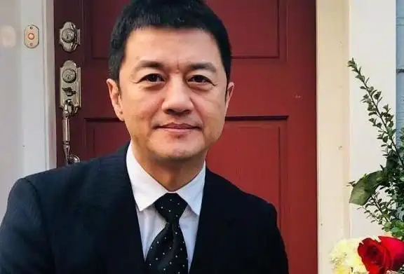 李亚鹏的债务风波:从明星到商业失败的曲折之路