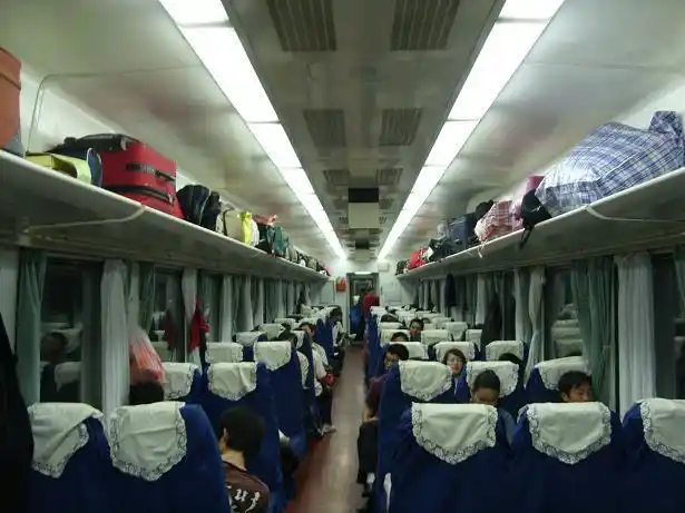 k9075火车硬座是什么样子的?