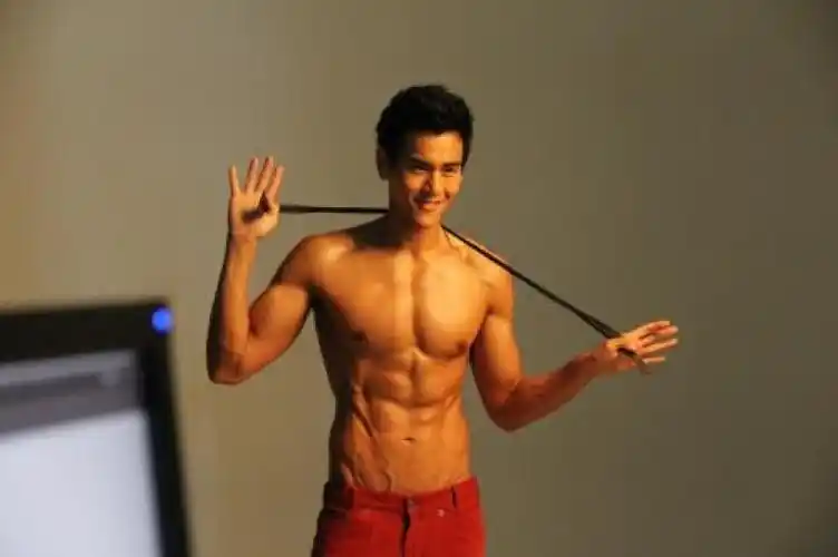 健身的明星!张钧甯元气满满,而他竟取代彭于晏成为肌肉男神top1