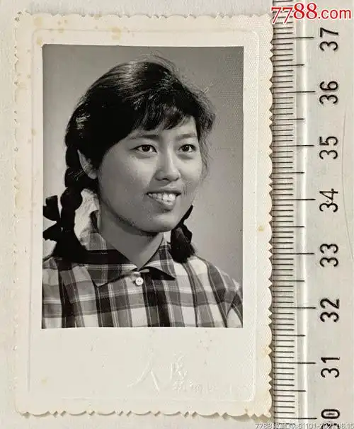 早期著名上海人民照相馆拍摄的姑娘照-老照片-7788钱币网