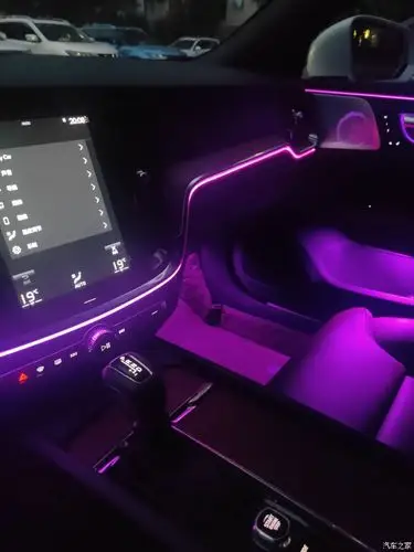 沃尔沃s60 ,昨天加装了氛围灯,开回来后发现锁车后过几分钟就自动解锁