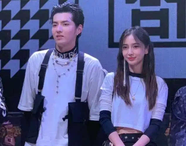 吴亦凡和baby互换衣服穿,杨颖独自帅气,看到凡凡:笑哭了