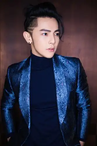 汪东城的励志人生!因父亲病逝负债1000万,洗碗搬砖什么都干_网易订阅