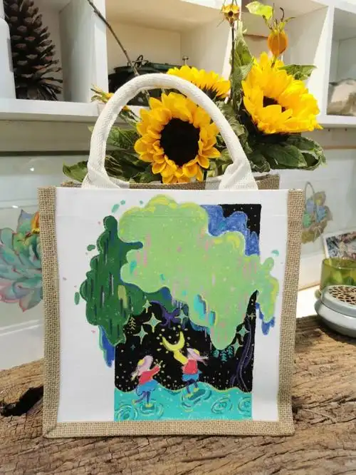 新鲜出炉的手绘包