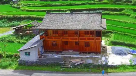 在贵州黔东南木房子很多,这么美的木房却很难见到,猜猜值多少钱