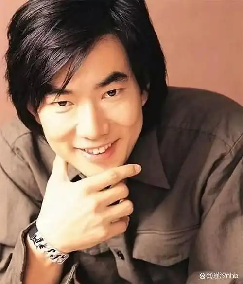 任贤齐,1966年6月23日出生于中国台湾省彰化县,祖籍湖北省武汉市江夏