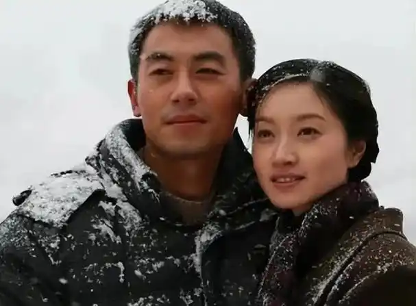 朱亚文错过初恋后独宠沈佳妮12年我的荷尔蒙只对老婆释放