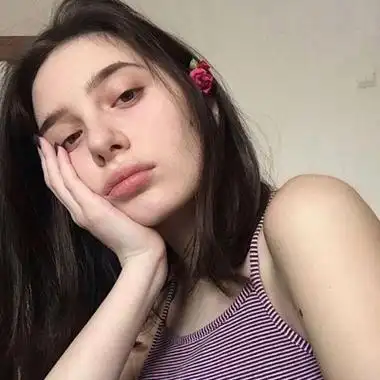 高清个性的欧美女头像高冷忧郁图片