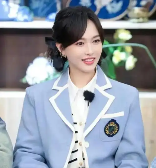 娱乐圈的世态炎凉,在41岁唐嫣身上,展现得淋漓尽致