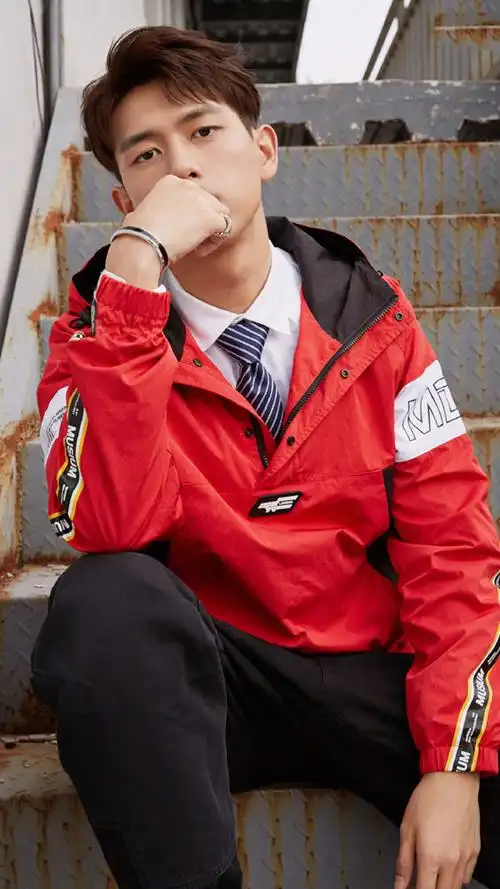 首页 手机壁纸 明星 李现运动风帅气写真手机壁纸上一张 下一张 标签