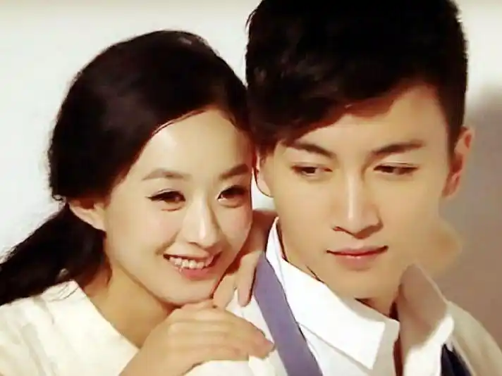 原创2020年第一恋情瓜,当事人还没回应,双方粉丝就开始对骂了