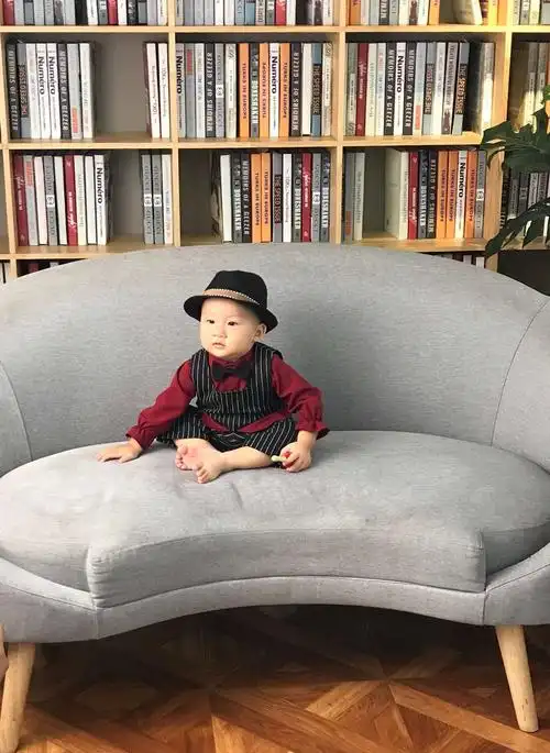 可爱的宝宝 一 扬扬周岁写真照