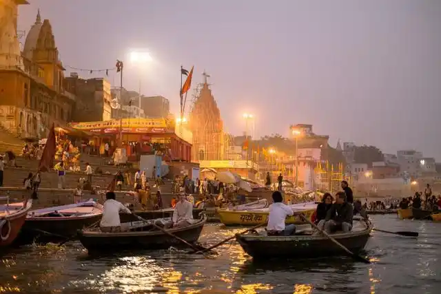 印度宗教圣河恒河:洗涤信徒心灵却净化不了"自我"