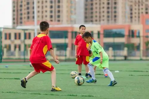 句容市东方红少年足球俱乐部 开训啦!