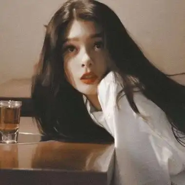 很罕见又很好看的小众女头图片-美女头像 - 壁纸家