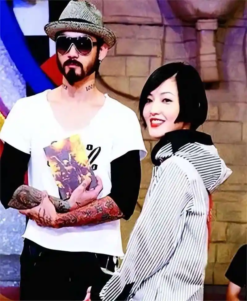 叛逆歌后范晓萱:31岁摘除子宫,和丁克男友相爱22年仍未领证