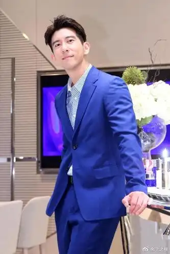 修杰楷出席活动,分享带娃生活,喊话贾静雯找自己拍戏,可打八折