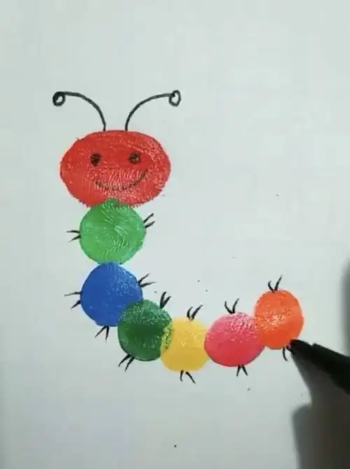 艺术活动:手指印画《毛毛虫》