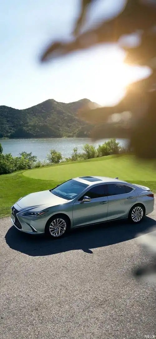 300 | 回复: 1 雷克萨斯es论坛 不负期待,新es壁纸安排上