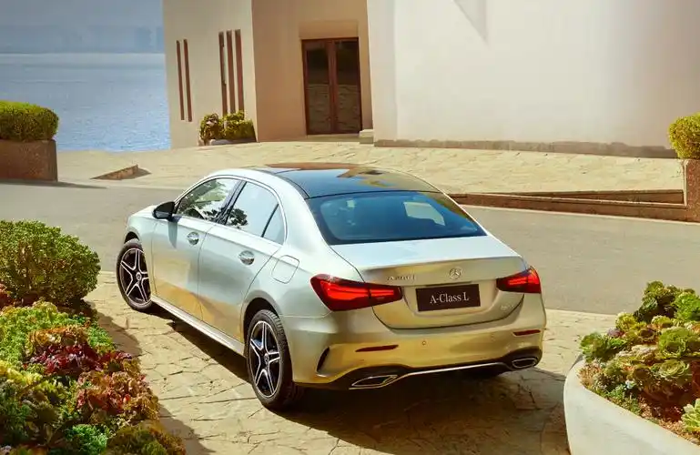 降11万13t三缸都能忍奔驰a级15万多就能买还不是低配