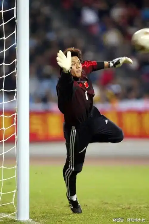 刘云飞,司职门将,身高1米83的刘云飞作为门将,身材条件算不上优秀,但