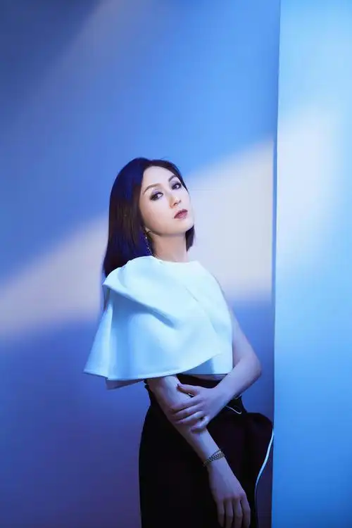 杨千嬅出席活动大赏