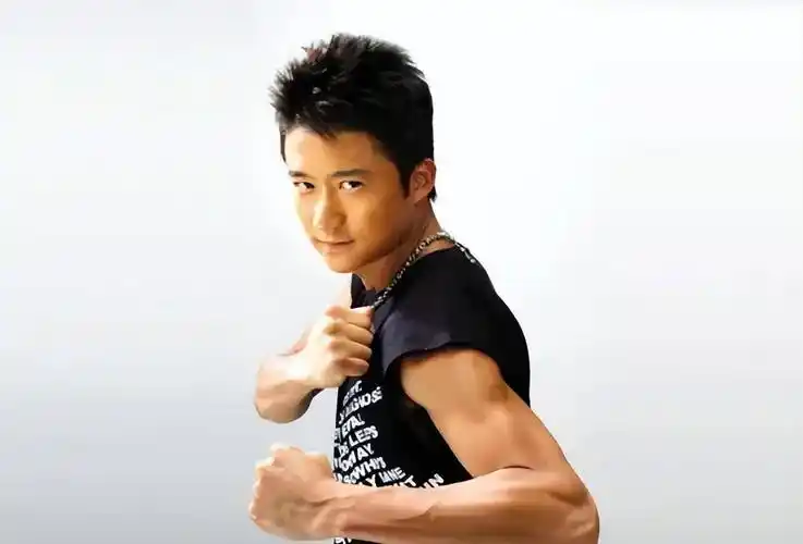 吴京不是天生的硬汉_武术_香港_功夫小子