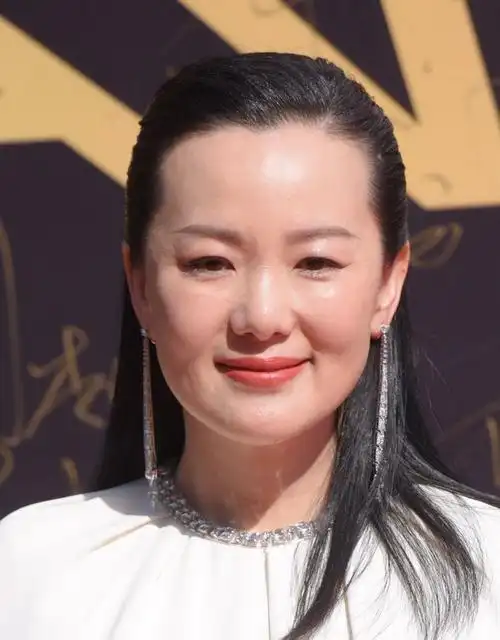 咏梅,人淡如菊,朴素却又静水流深,这样优秀踏实的演员值得钦佩