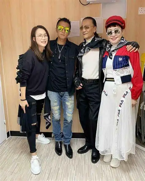 容祖儿和霍汶希什么关系霍汶希容祖儿是情侣吗