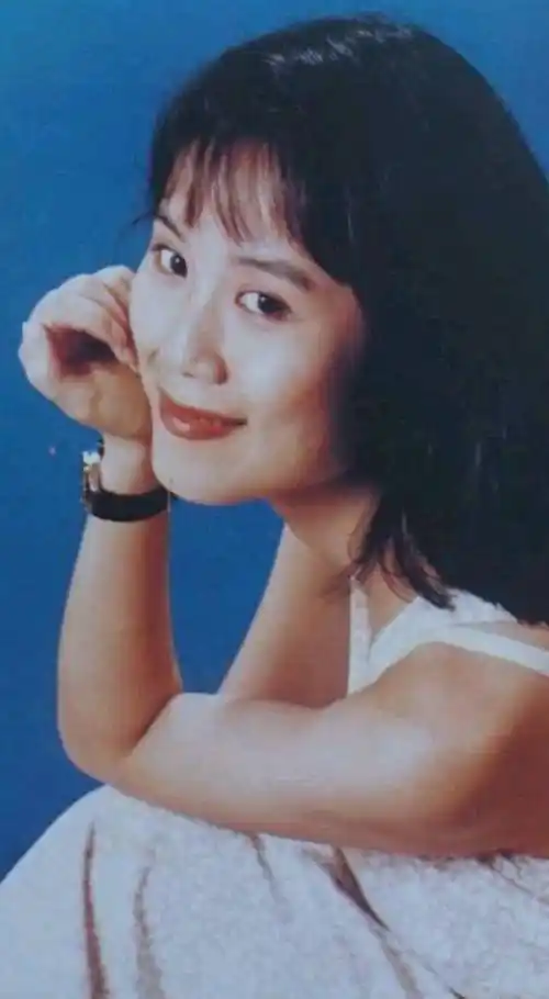 那时候,《北京人在纽约》剧组正好到国外拍摄,严晓频去见了老朋友姜文