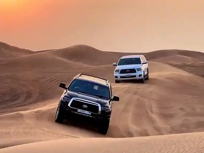 丰田兰德酷路泽,又名陆地巡洋舰,沙漠王子,硬派越野车之一,油老虎系列