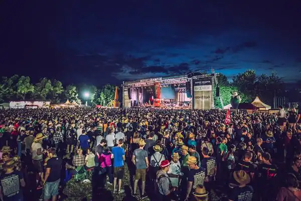 奥地利伍德斯托克全球最大的露天管乐音乐节