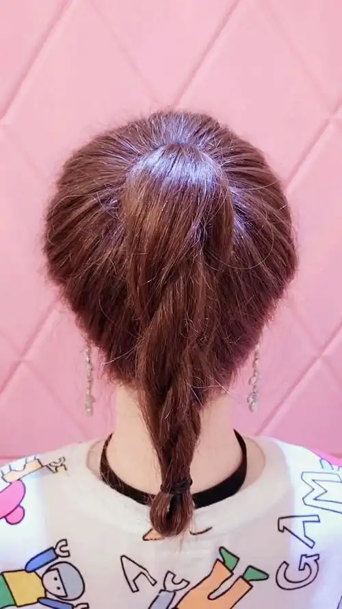 高马尾减龄扎法,保证你一学就会!