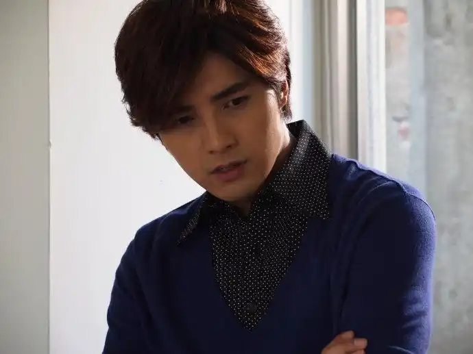 贺军翔和自己的初恋女友曾经因为一些原因分手了,但是两人彼此还是爱