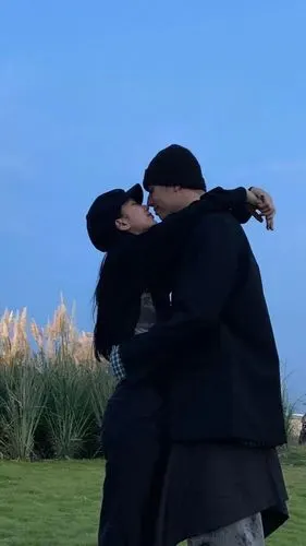 有哪些好看的情侣背景图?