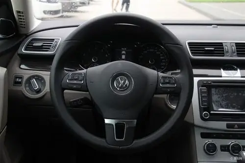 【迈腾2011款b7l 2.0tsi dsg至尊型方向盘汽车图片