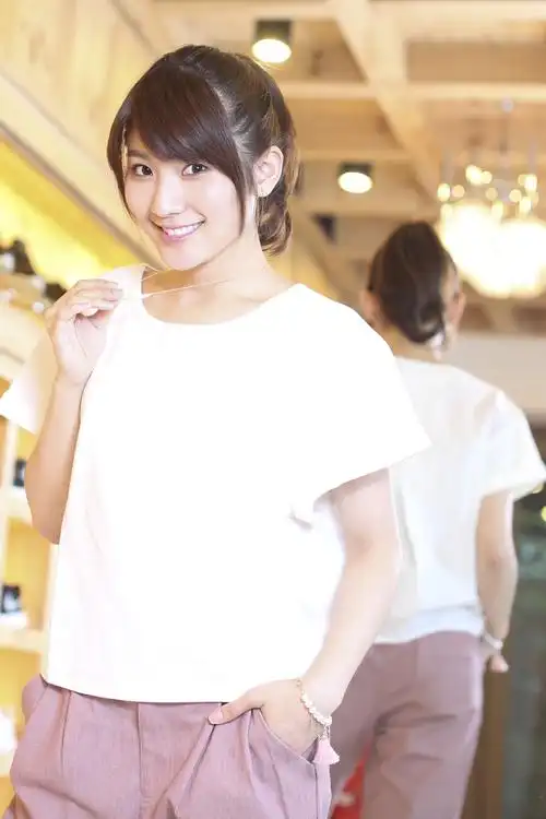 有小梁静茹美誉曾咏熙夏季穿搭