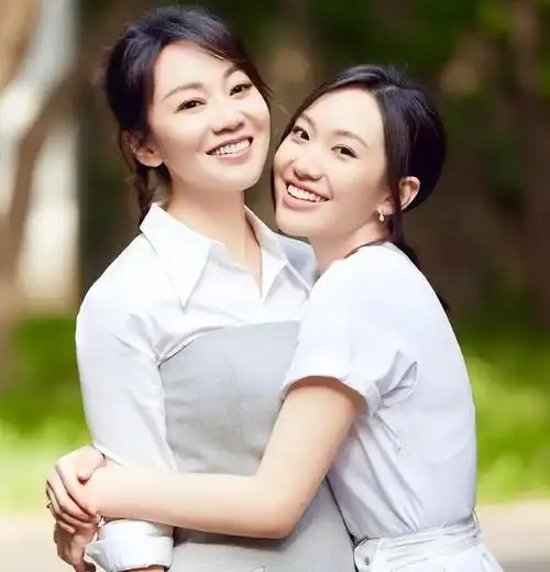 邹伟与闫妮离婚20年他再婚生子获幸福她情路坎坷至今未婚