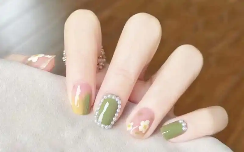 小清新春夏手绘美甲