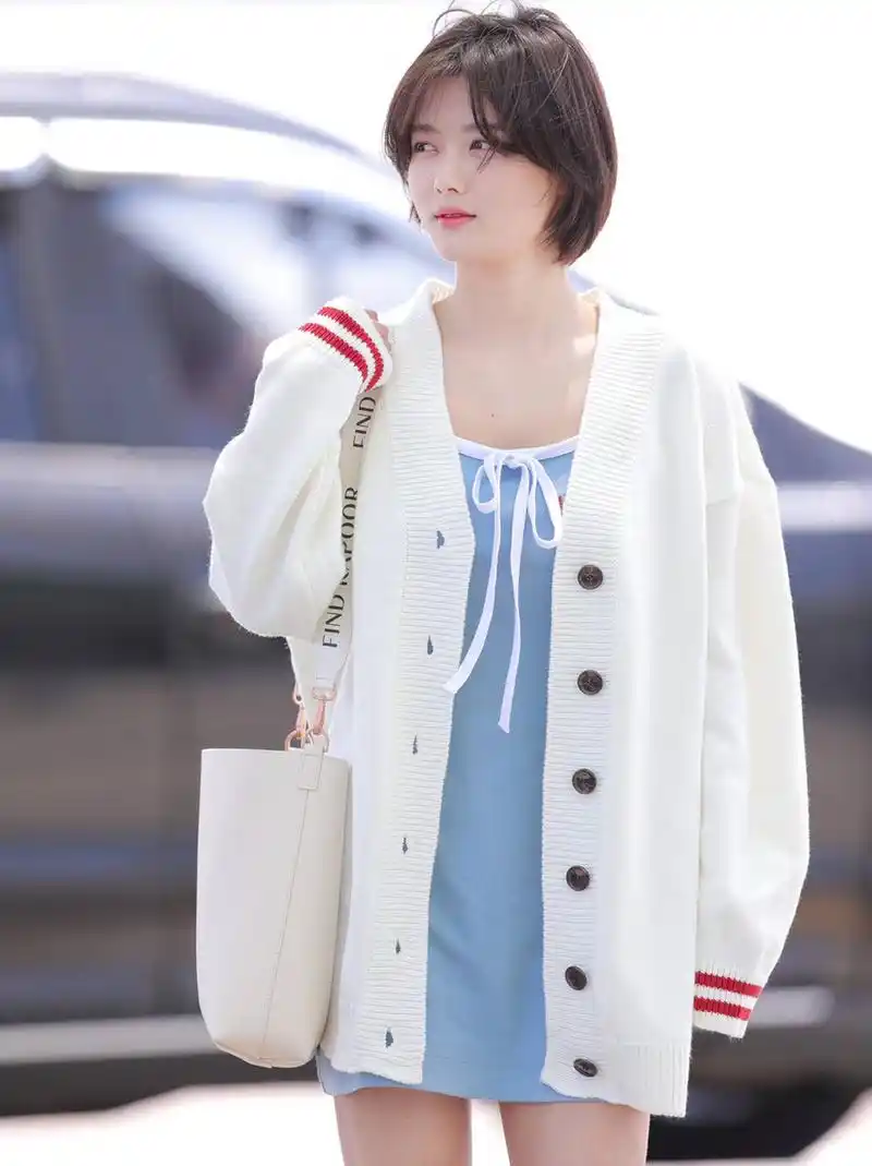 金裕贞穿搭 神仙妹妹金裕贞剪短发了好日系好可爱啊  转眼间,南韩的