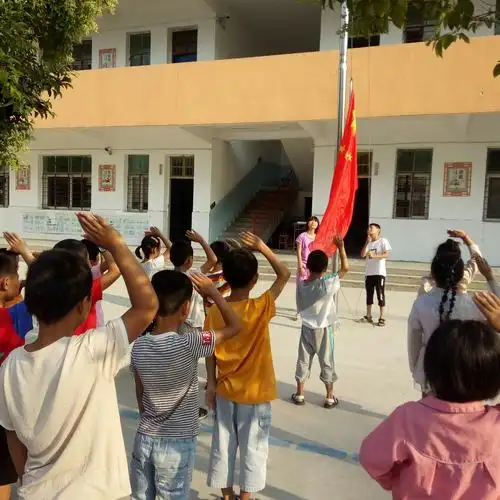东营希望小学升国旗仪式