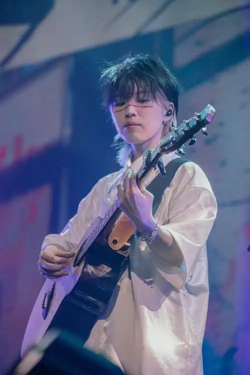 房东的猫世界青年演唱会官宣##房东的猫要开体育馆巡回演唱会了