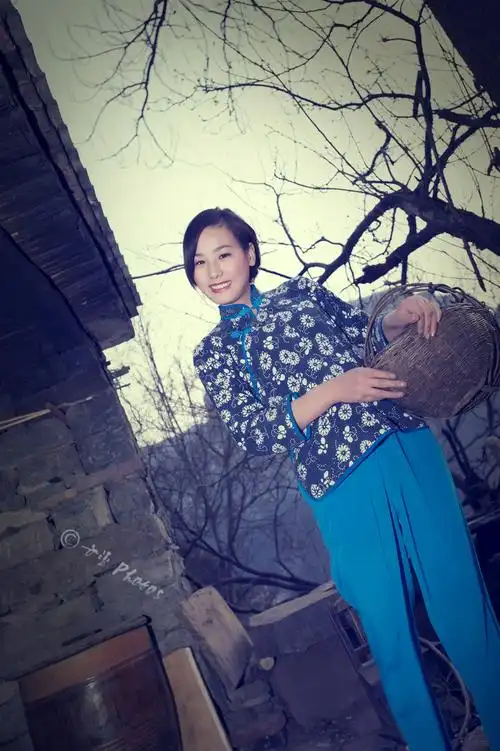 村里有个姑娘叫欣儿 (共p)