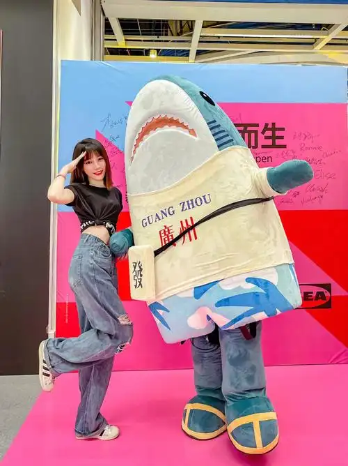 它穿着人字拖来啦广州靓仔鲨喊你来逛宜家